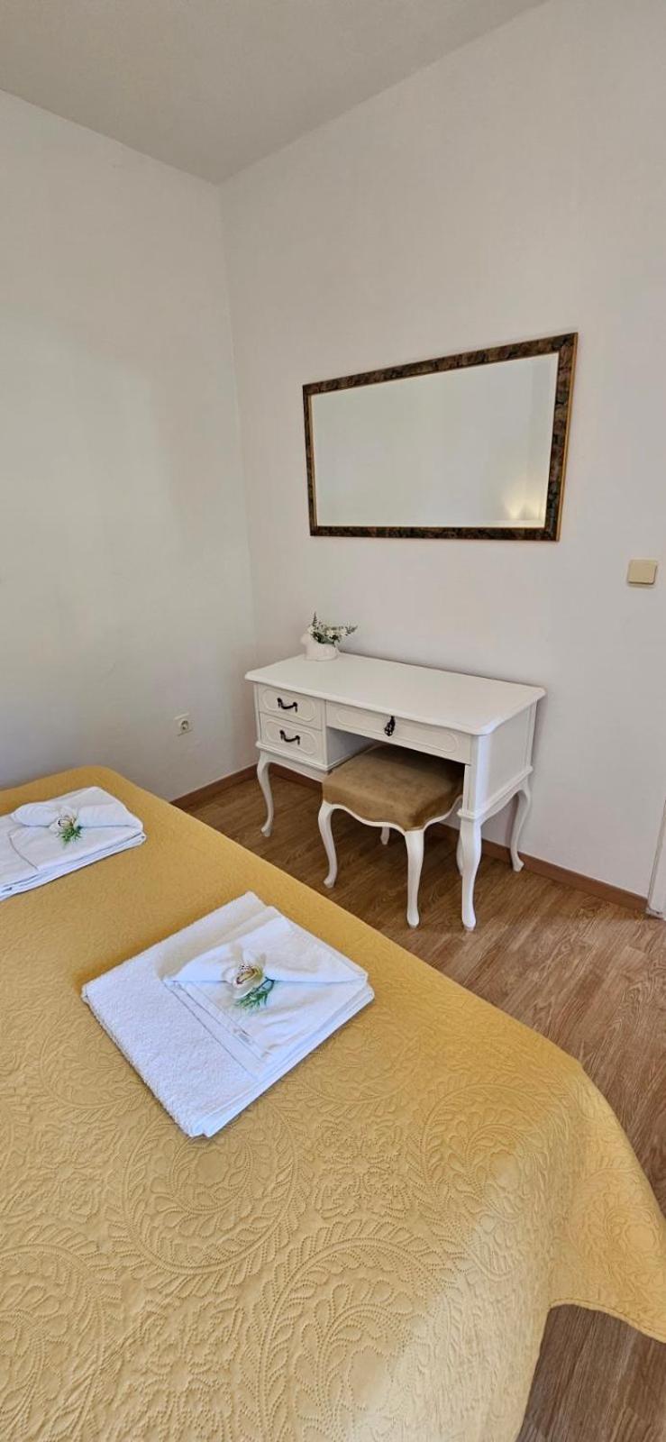 Apartments Afrodita Дубровник Стая снимка